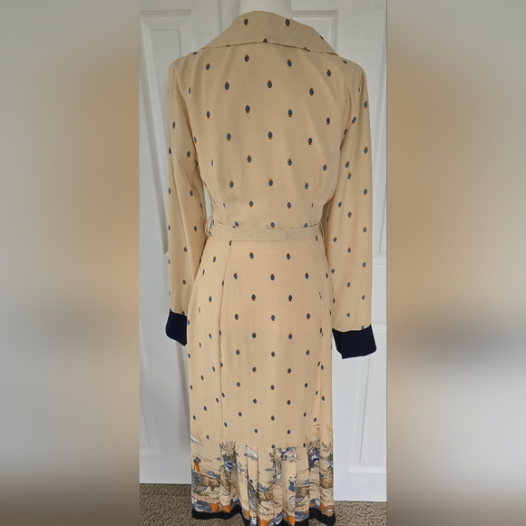 Simple Retro Elegant Beige Pleated Dress Sz. Medium - Picture 6 of 15